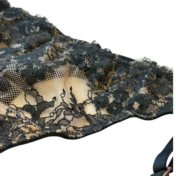 *SKARLETT BLUE* Entice Lace 3 Piece Lingerie Set, Black/Nylon Medium - Picture 6 of 7